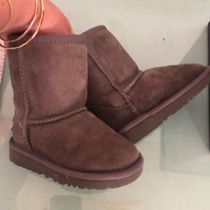 Baby UGG, size US 6